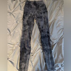 Lululemon 28” diamond dye patch grey graphite grey leggings.